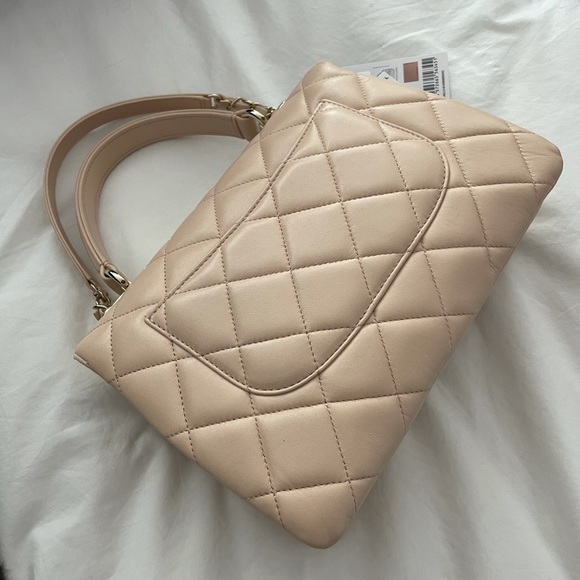 LIKE NEW 🖤 CHANEL 21S Light Beige Small Trendy CC - Picture 12 of 16